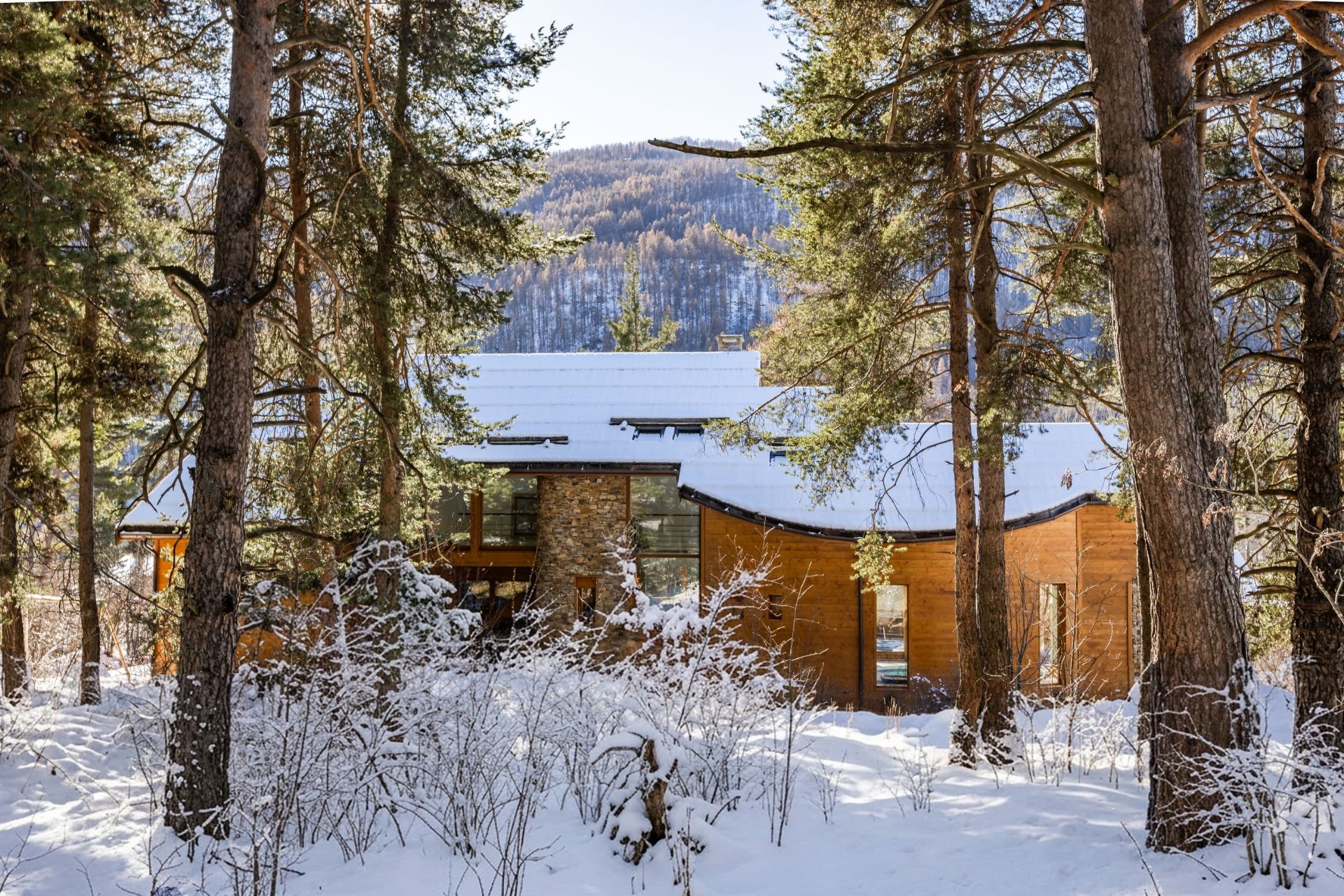 chalet 8 Pièces en vente sur LA SALLE LES ALPES (05240)