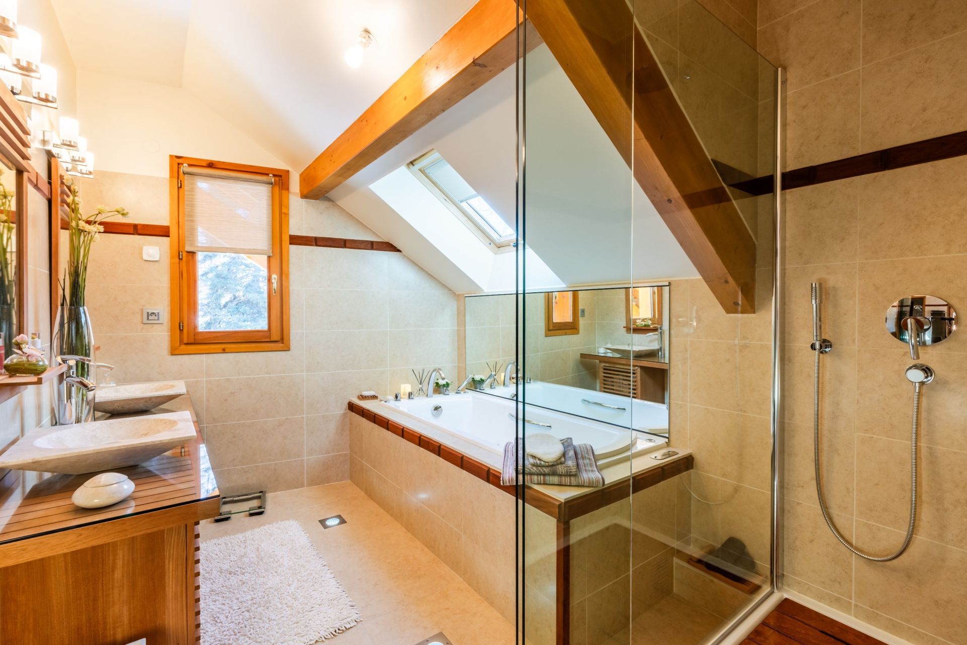 chalet 8 Pièces en vente sur LA SALLE LES ALPES (05240)
